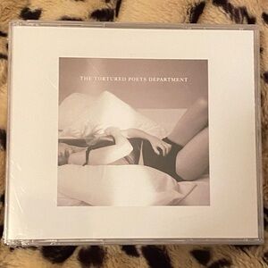 The Tortured Poets Department
Collector's Edition Deluxe CD
